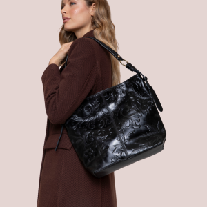 Borsa a Spalla in Pelle Lavorata – Artigianalità Italiana & Stile Contemporaneo – Made in Italy