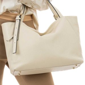 <b> MELISSA </b>  Borsa a spalla in vera pelle martellata colore beige con manici regolabili