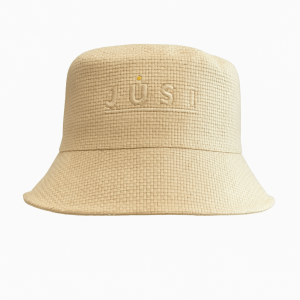 Cappello bucket in rafia
